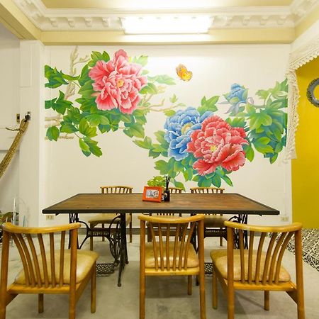 The Neighbors Hostel (Adults Only) Phuket Dış mekan fotoğraf