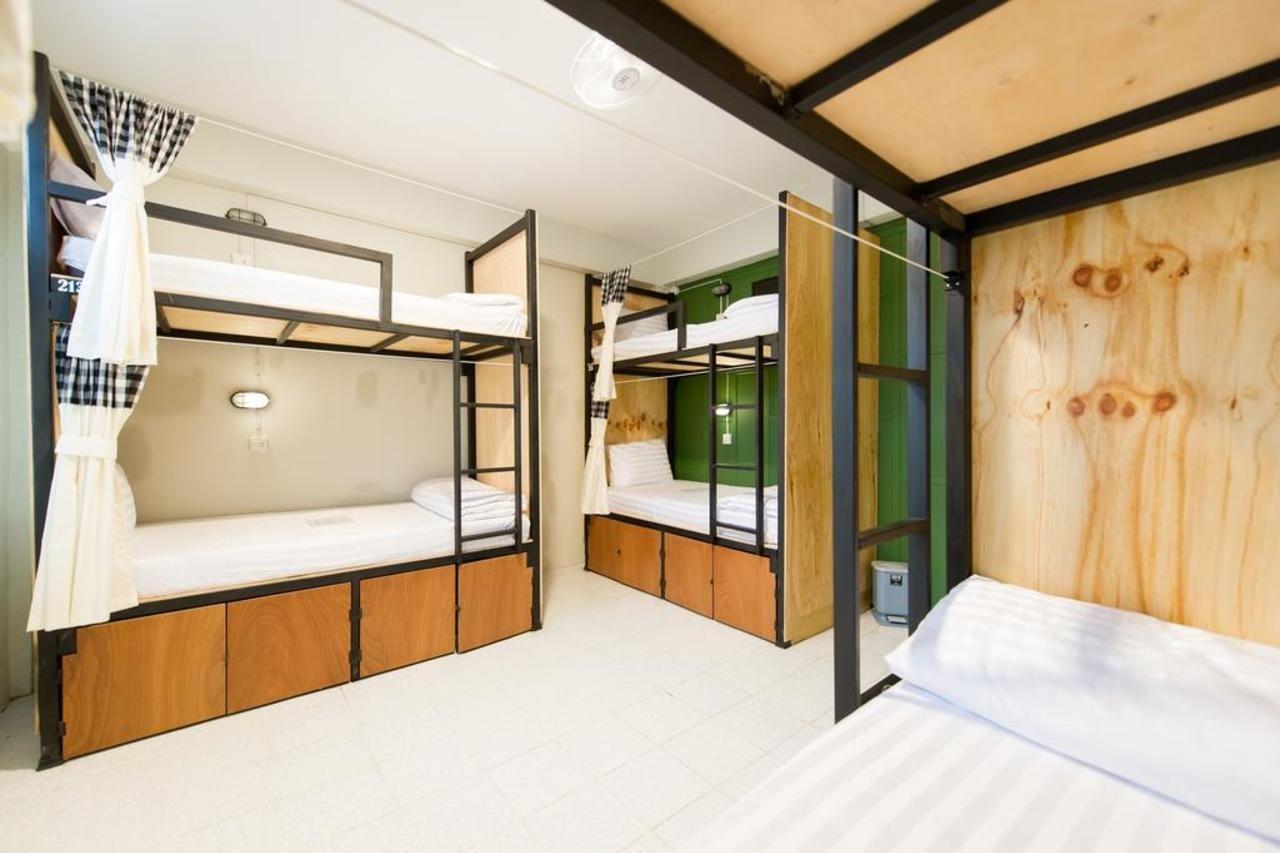 The Neighbors Hostel (Adults Only) Phuket Dış mekan fotoğraf